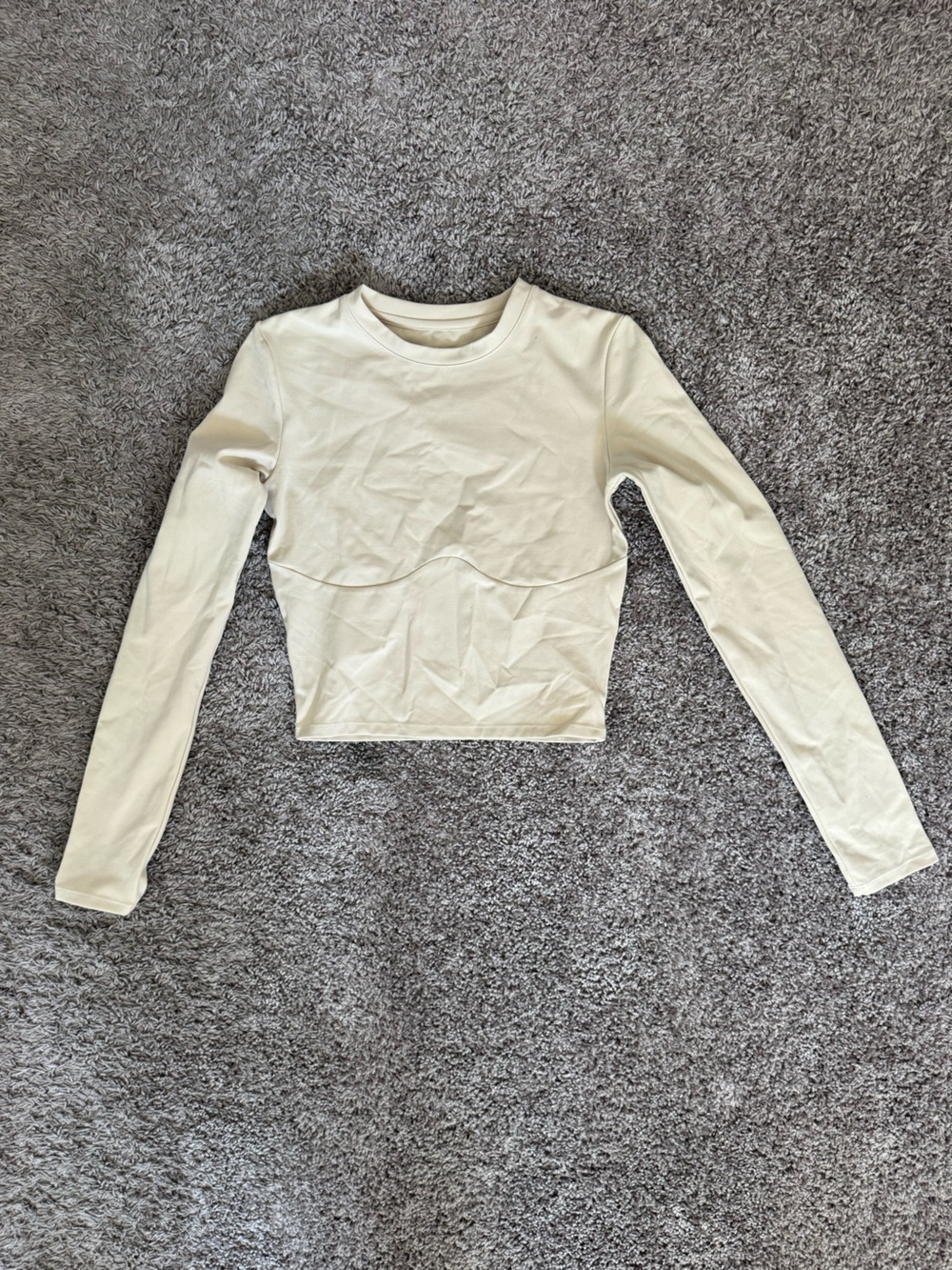 Acta Women's Cream Long-Sleeve Crewneck Activewear Top with Curved Front Seam